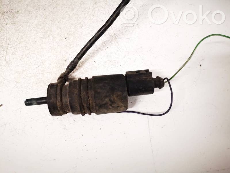 Volkswagen Golf IV Bomba del líquido limpiaparabrisas luna delantera 