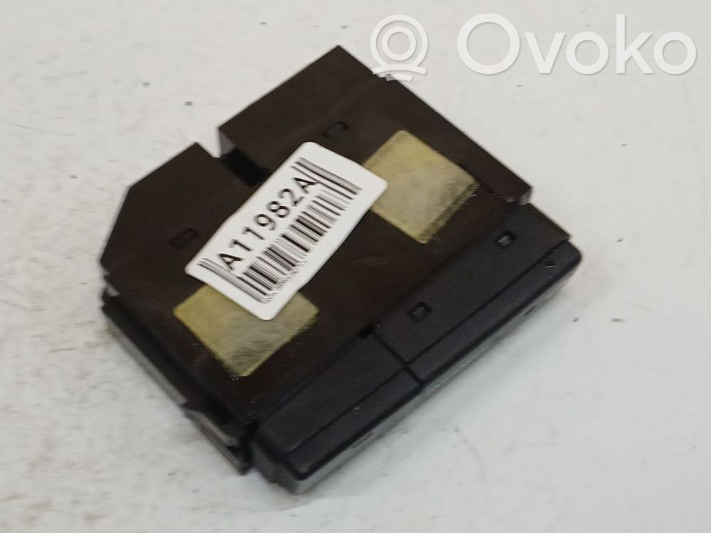 Toyota Avensis T250 Bouton de dégivrage pare-brise 