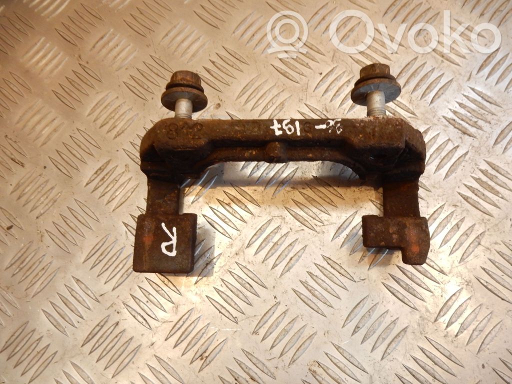 Jarrusatulan tyynyn pidike takana   BRAKECALIPERBRACKET,36197