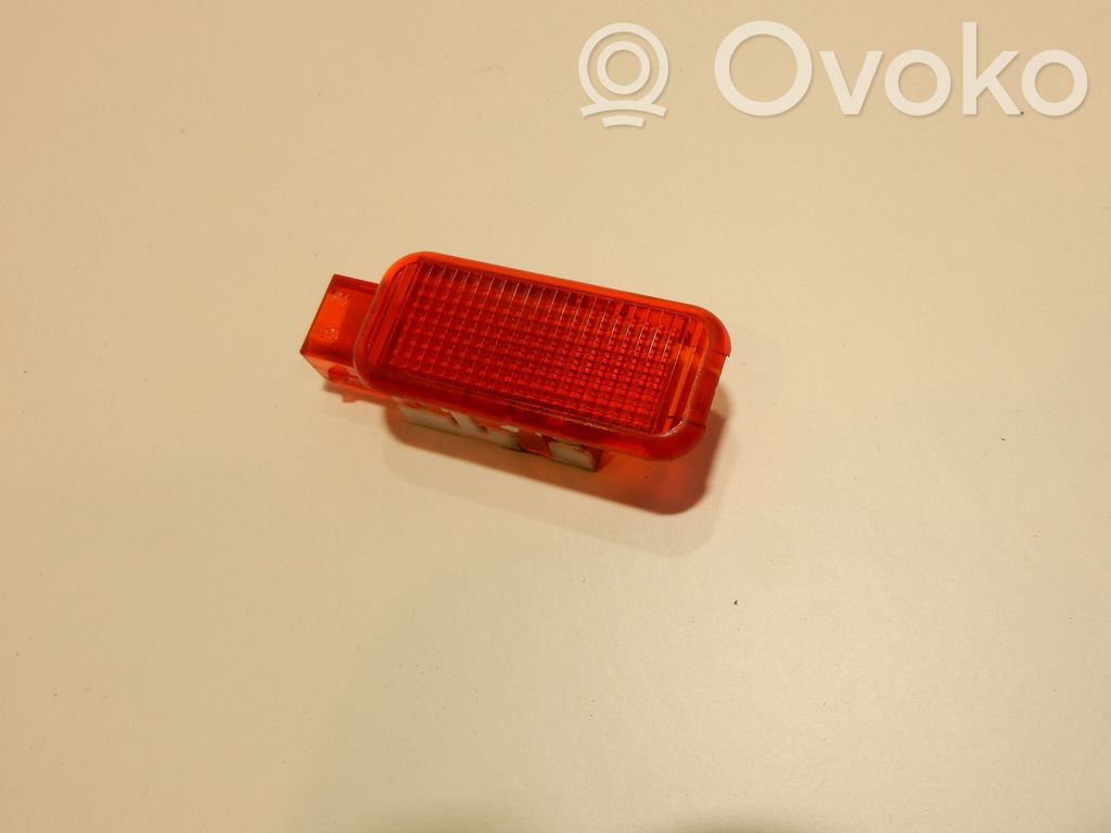 Audi A6 S6 C6 4F Etuoven sisävalo 