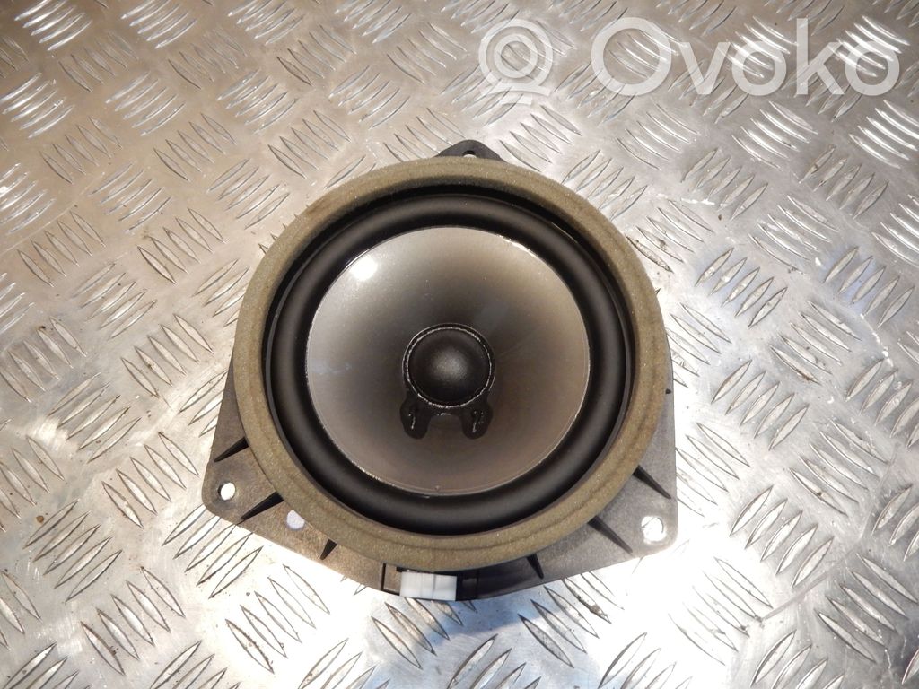 Lexus IS 220D-250-350 Etuoven kaiutin 