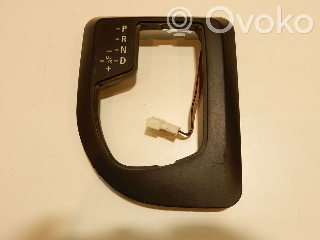 BMW 5 E60 E61 Vaihteenvalitsimen kehys verhoilu muovia 