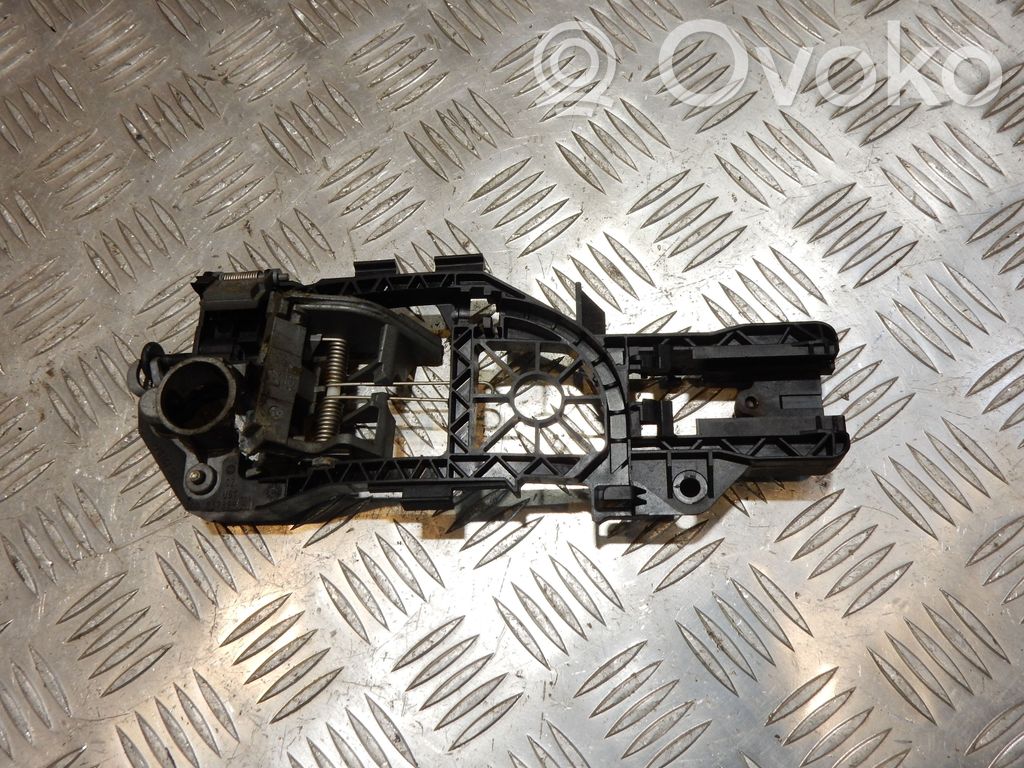 Volkswagen PASSAT B6 Klamka/wspornik zewnętrzny drzwi przednich 