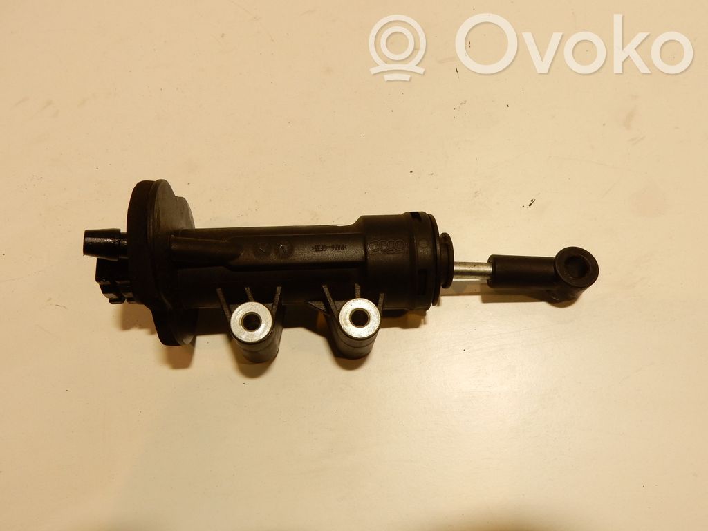 Audi A6 S6 C6 4F Kytkimen pääsylinteri 