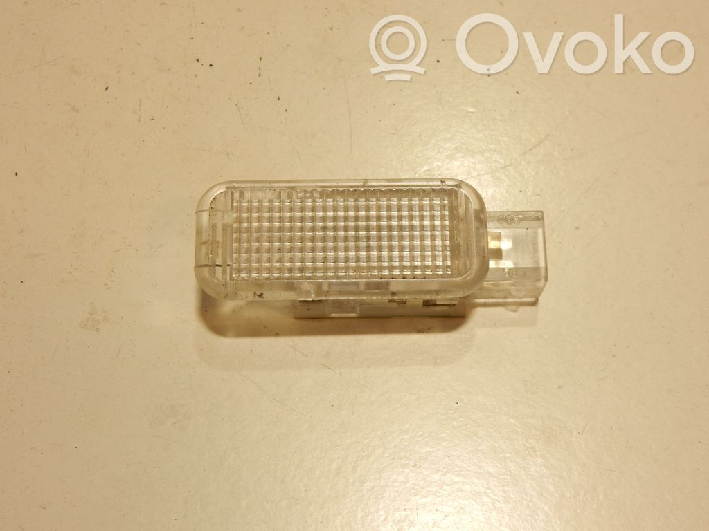 Audi A6 S6 C6 4F Luz interna puerta delantera 