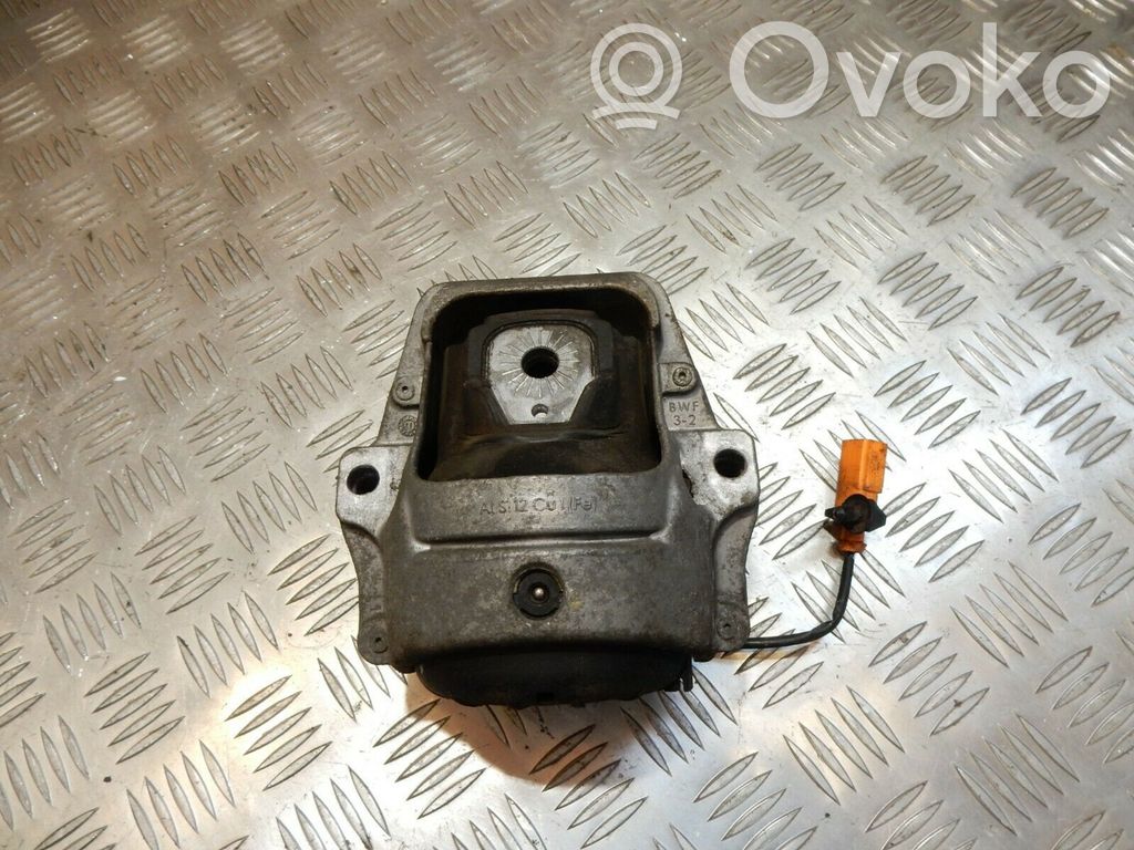 Audi A5 8T 8F Soporte de montaje del motor 
