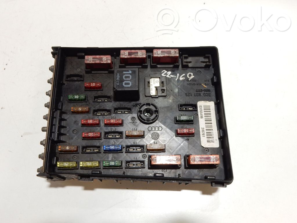 Volkswagen PASSAT B6 Módulo de fusible 