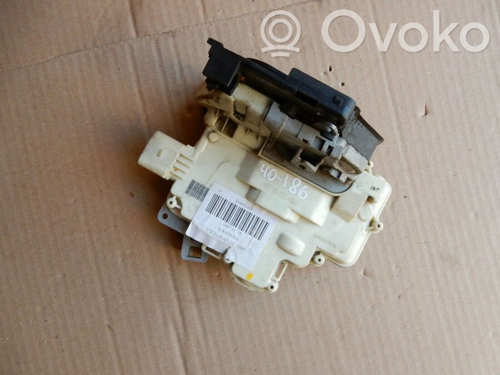 Zamek drzwi tylnych   3C4839016A,VW,40186