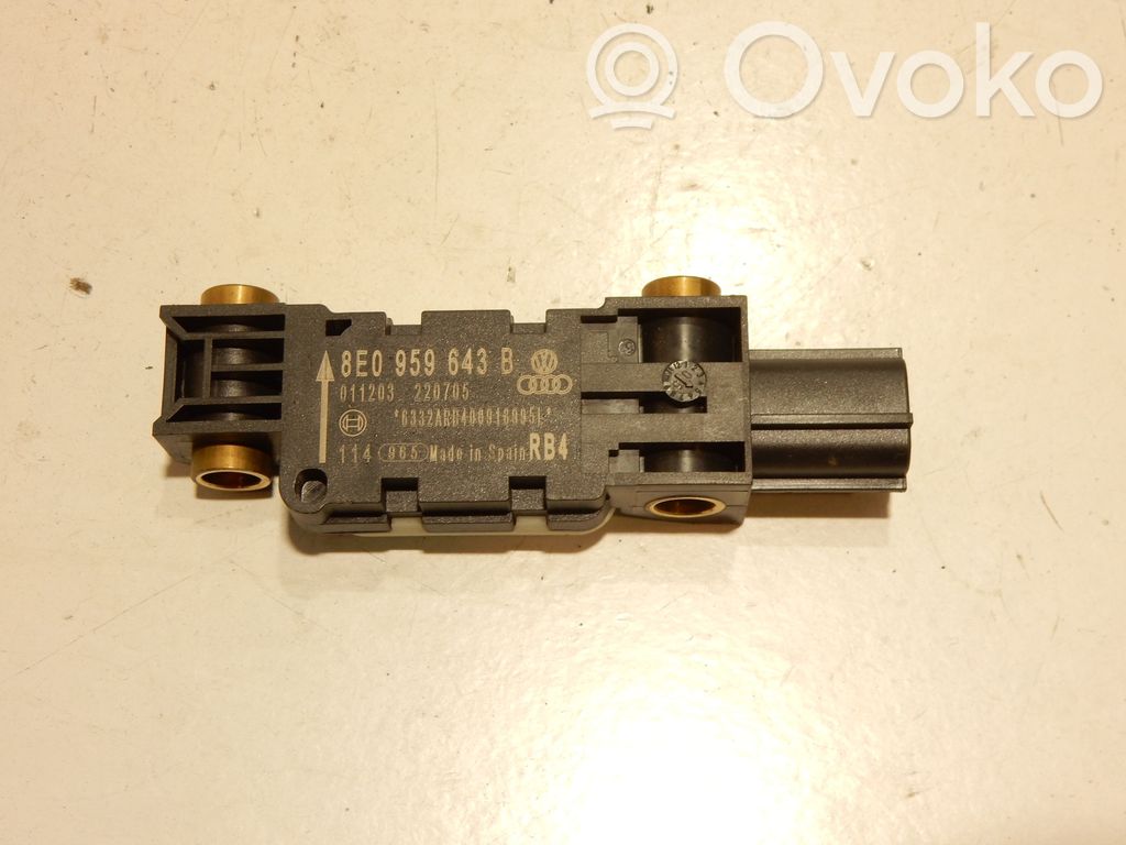 Audi A4 S4 B7 8E 8H Czujnik uderzenia Airbag 