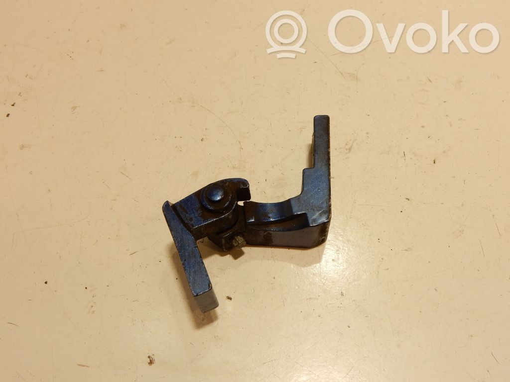 Audi A4 S4 B7 8E 8H Takaoven yläsarana 