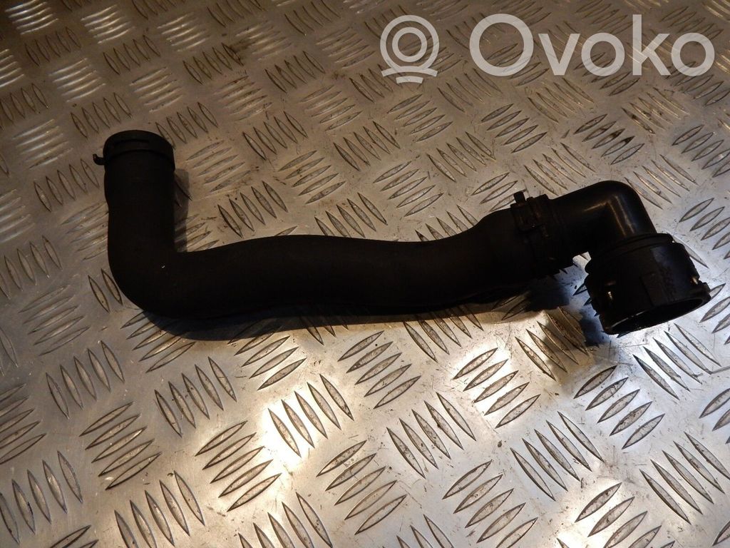 Volkswagen Touran I Engine coolant pipe/hose 