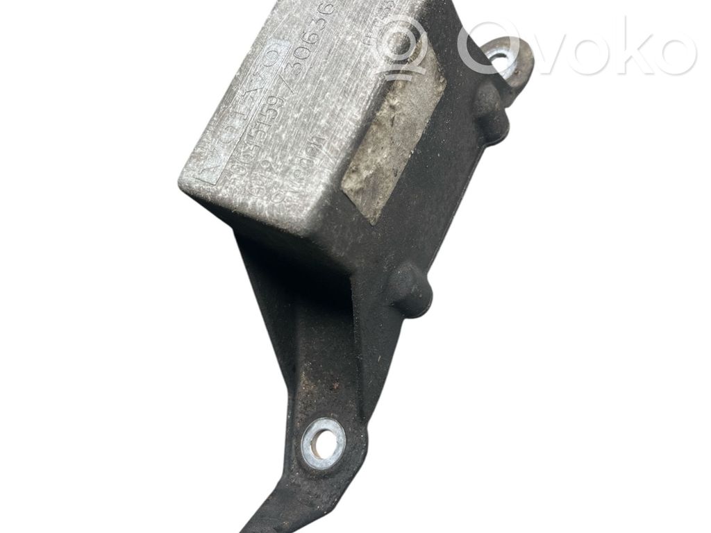 Volvo S60 Engine mount bracket 