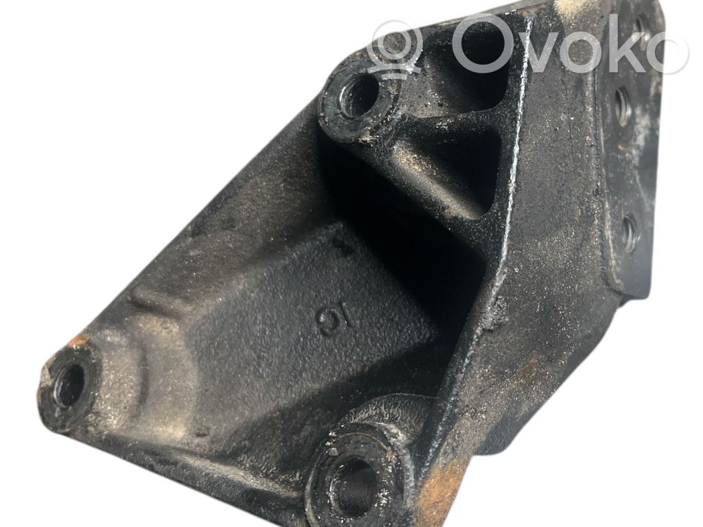 Opel Astra H Engine mounting bracket 