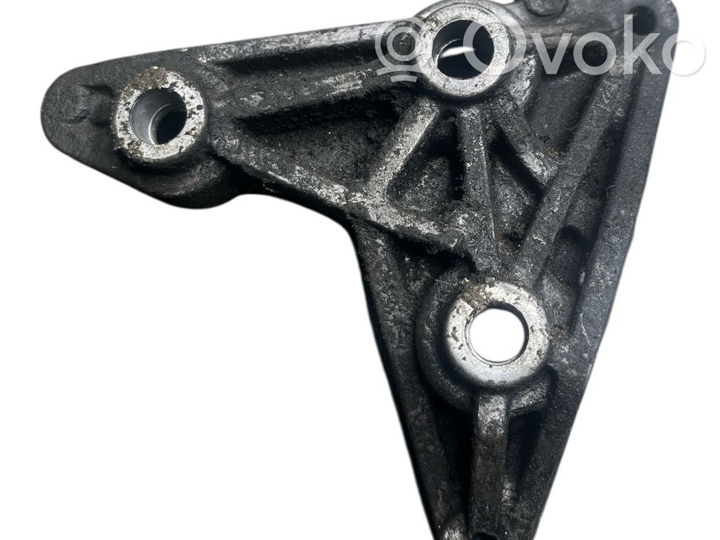 Opel Astra H Engine mounting bracket 