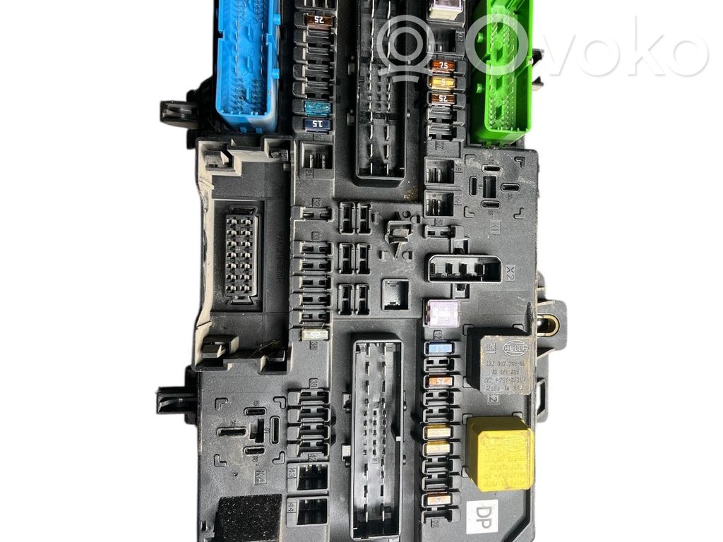 Opel Astra H Fuse module 
