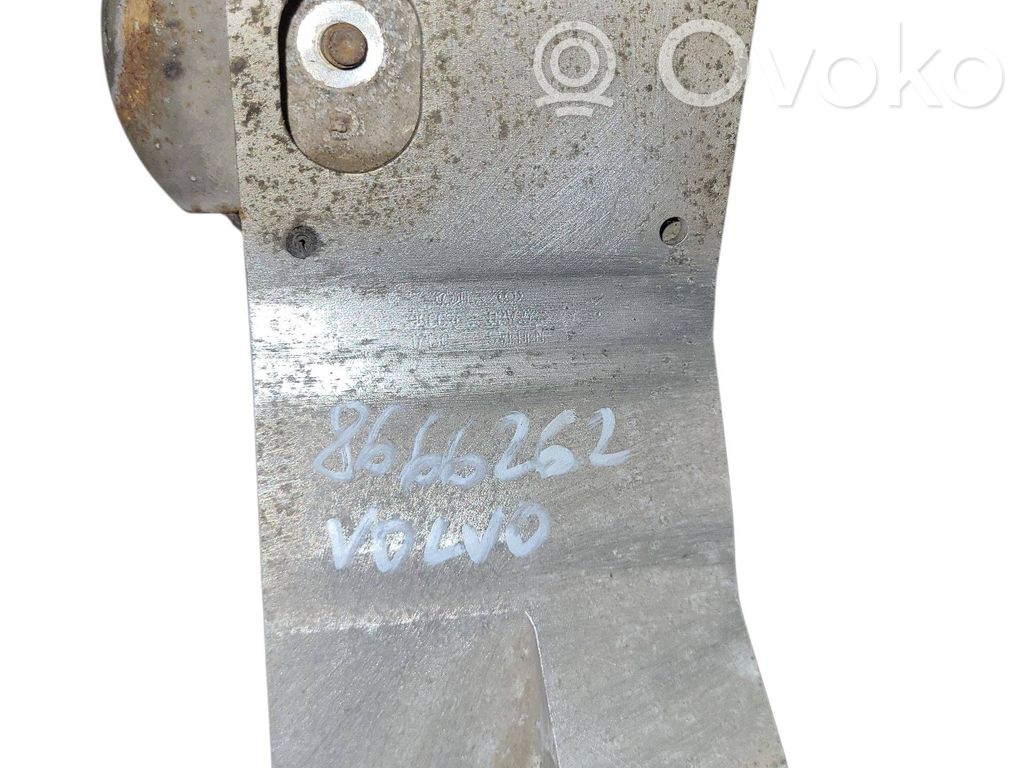 Volvo V70 Gearbox mounting bracket 