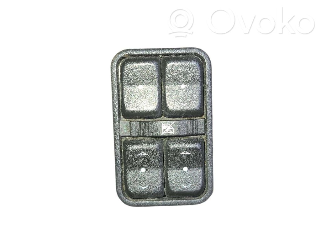 Opel Meriva A Electric window control switch 