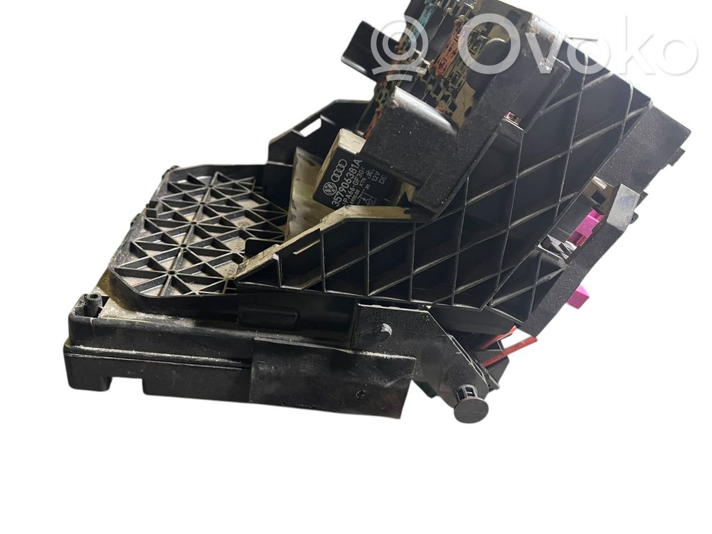 Volkswagen Sharan Fuse module 