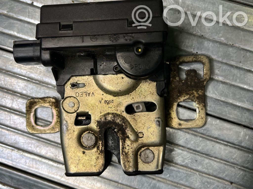 Mini One - Cooper R50 - 53 Tailgate/trunk/boot lock/catch/latch 