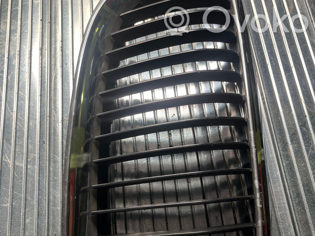 BMW 3 E92 E93 Grotelės viršutinės 
