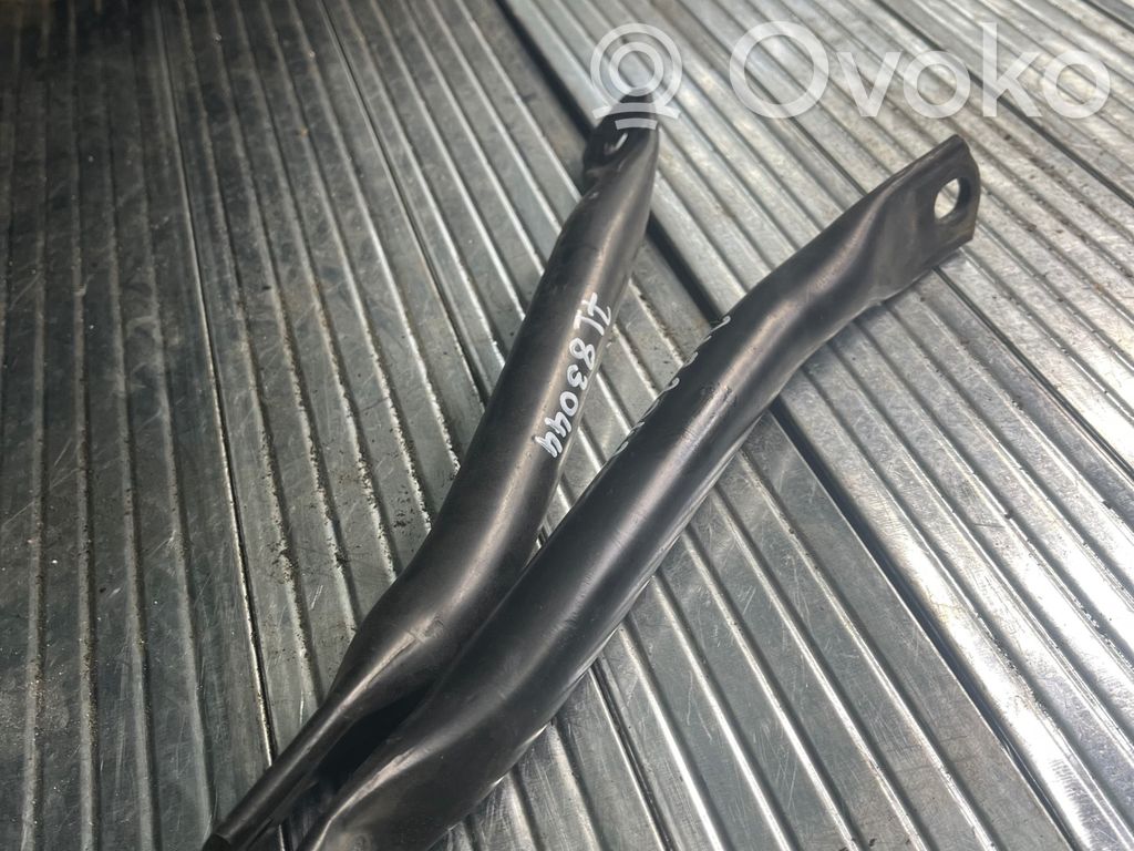 Other engine part   7183044,7183043