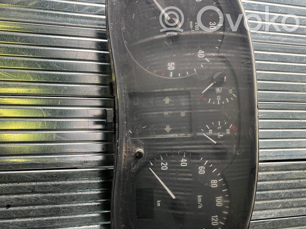 Licznik / Prędkościomierz   21650176,408999LZ,NS0003203B,21657580,21658202,P8200032767B