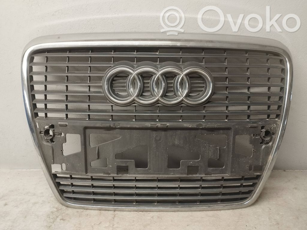 Audi A6 S6 C6 4F Etupuskurin ylempi jäähdytinsäleikkö 