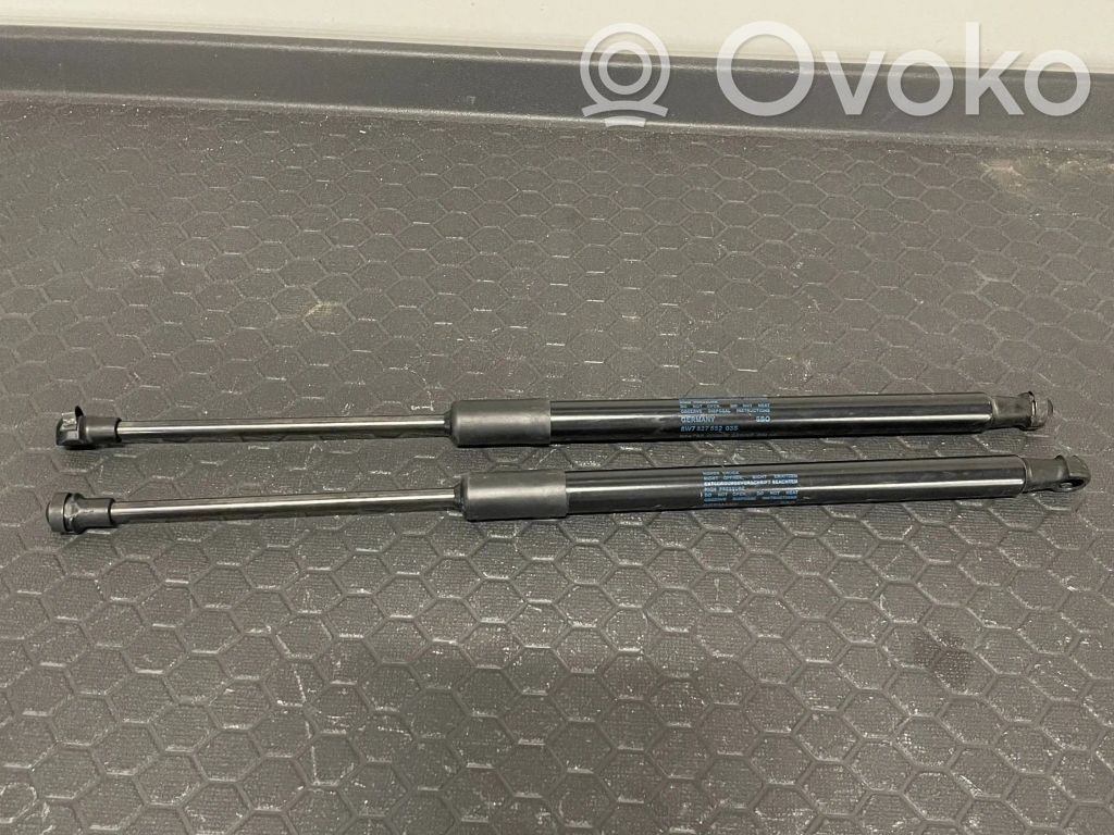 Audi A4 S4 B9 Amortyzator / Siłownik tylnej klapy bagażnika 