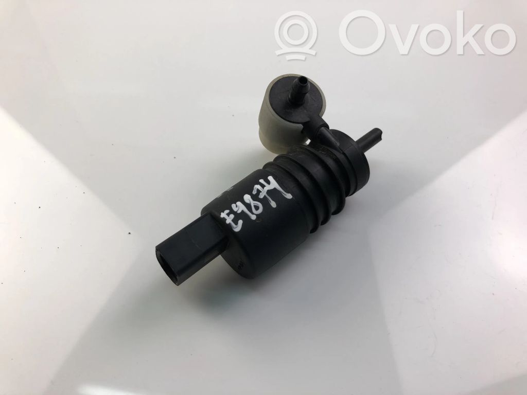 Mitsubishi Colt Windscreen/windshield washer pump 