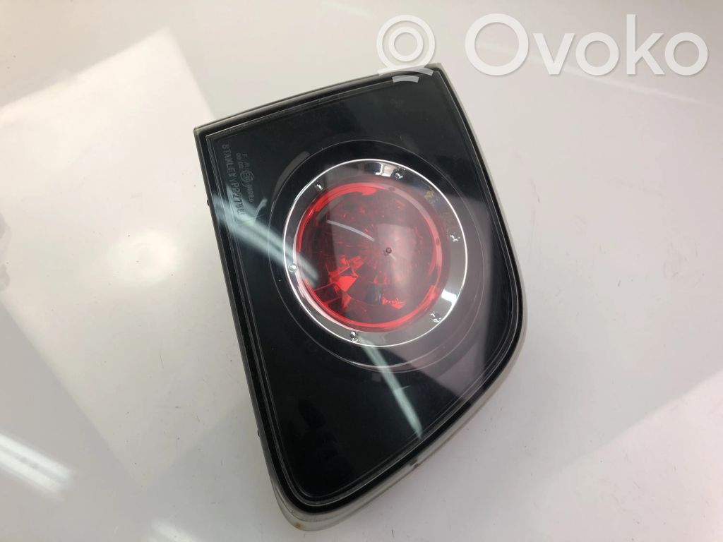 Mazda 3 I Takaluukun takavalot 