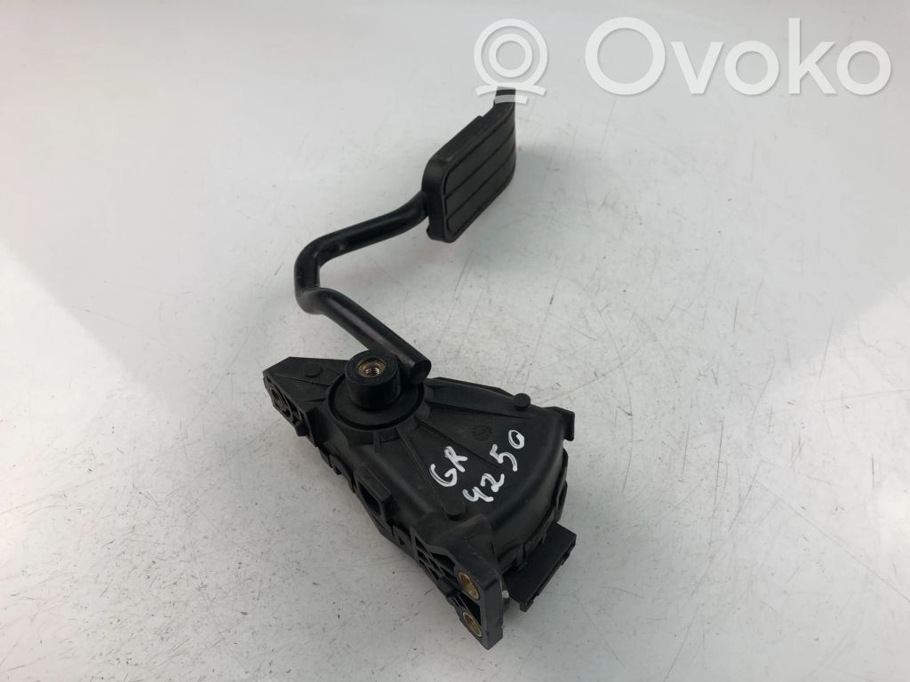 Accelerator throttle pedal   7M3723507A