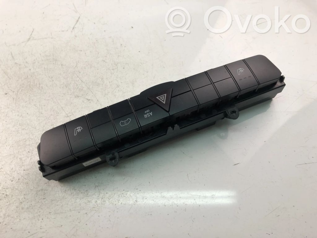Mercedes-Benz Sprinter W906 Botón interruptor de luz de peligro 