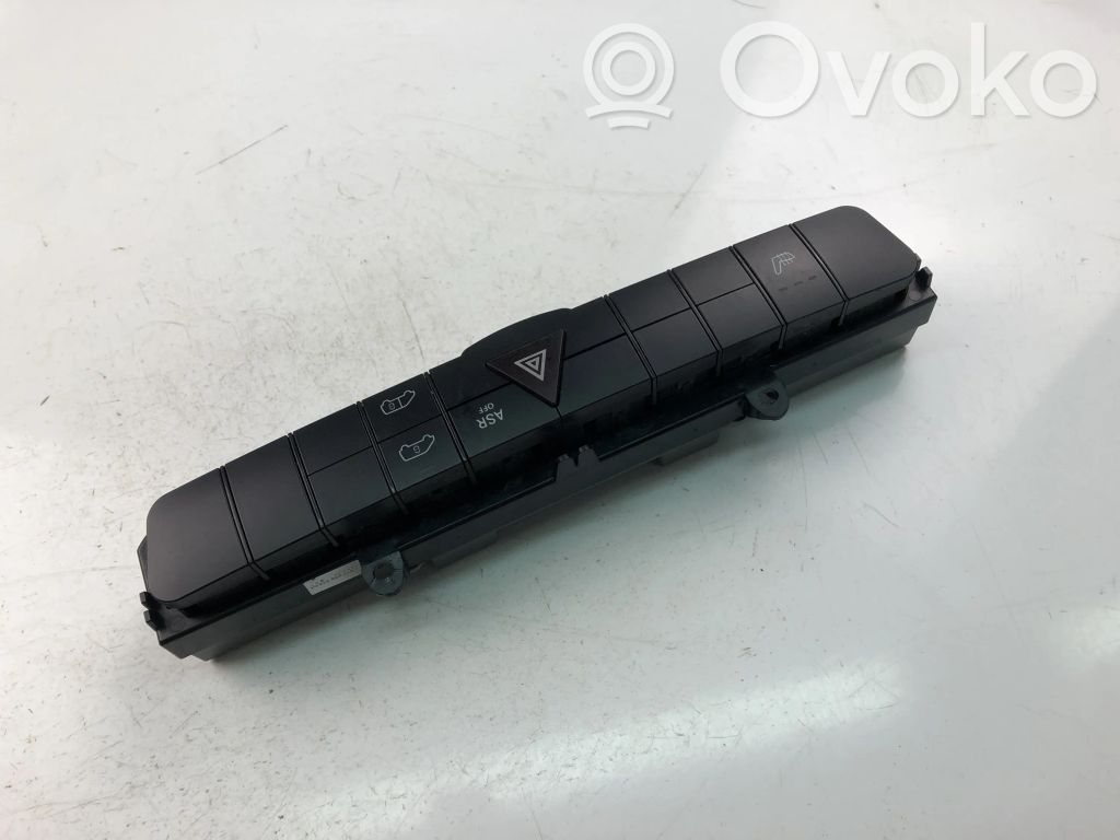 Mercedes-Benz E W212 Botón interruptor de luz de peligro 