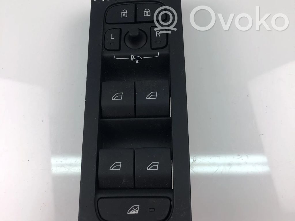 Volvo XC40 Electric window control switch 