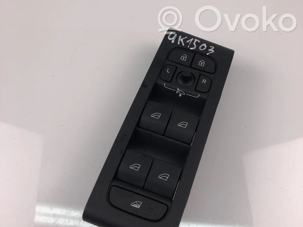 Volvo XC40 Electric window control switch 