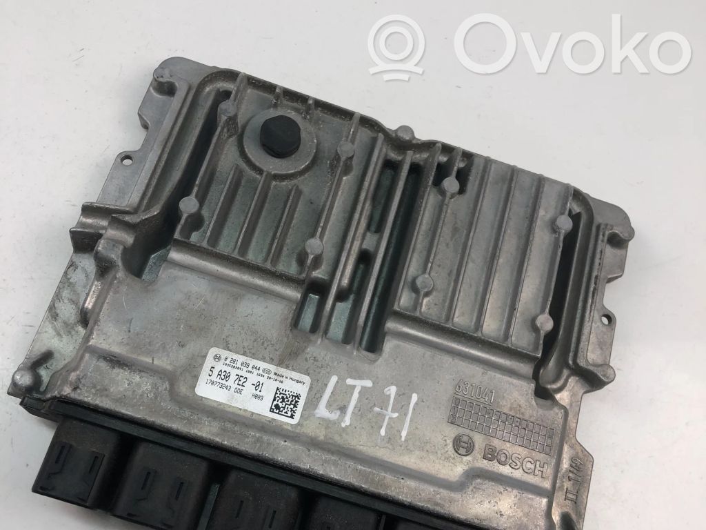 BMW 5 G30 G31 G38 Engine control unit/module ECU 