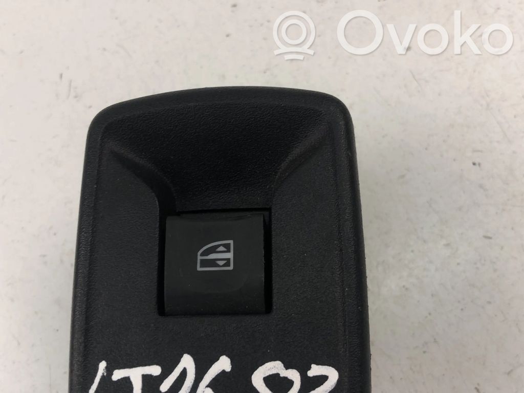 Dacia Sandero Electric window control switch 