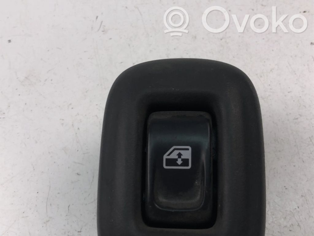 Chevrolet TrailBlazer Electric window control switch 