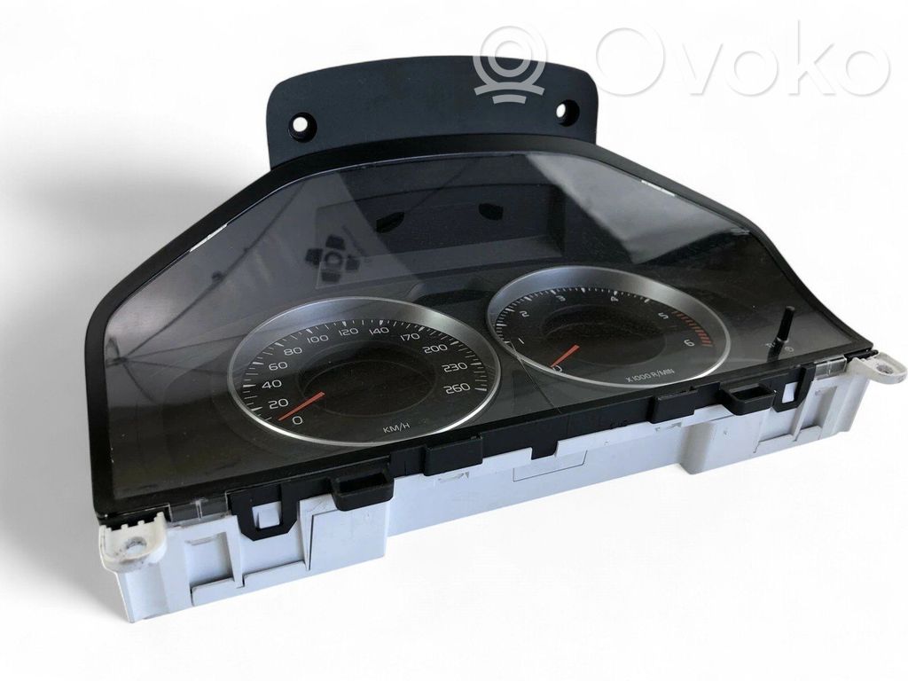Volvo V70 Speedometer (instrument cluster) 