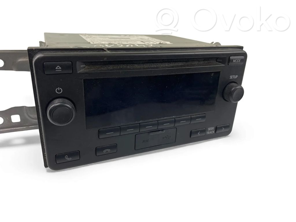 Toyota Yaris Radio/CD/DVD/GPS head unit 