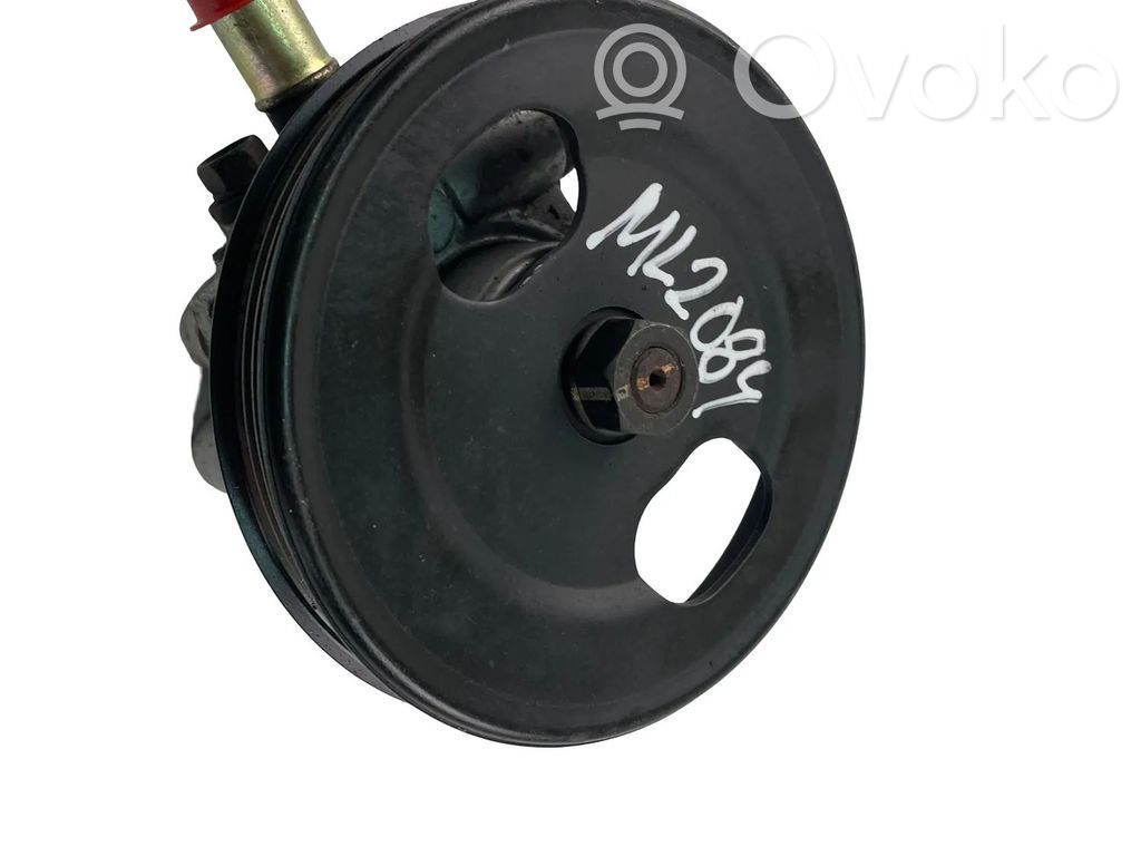 Mitsubishi L200 Power steering pump 