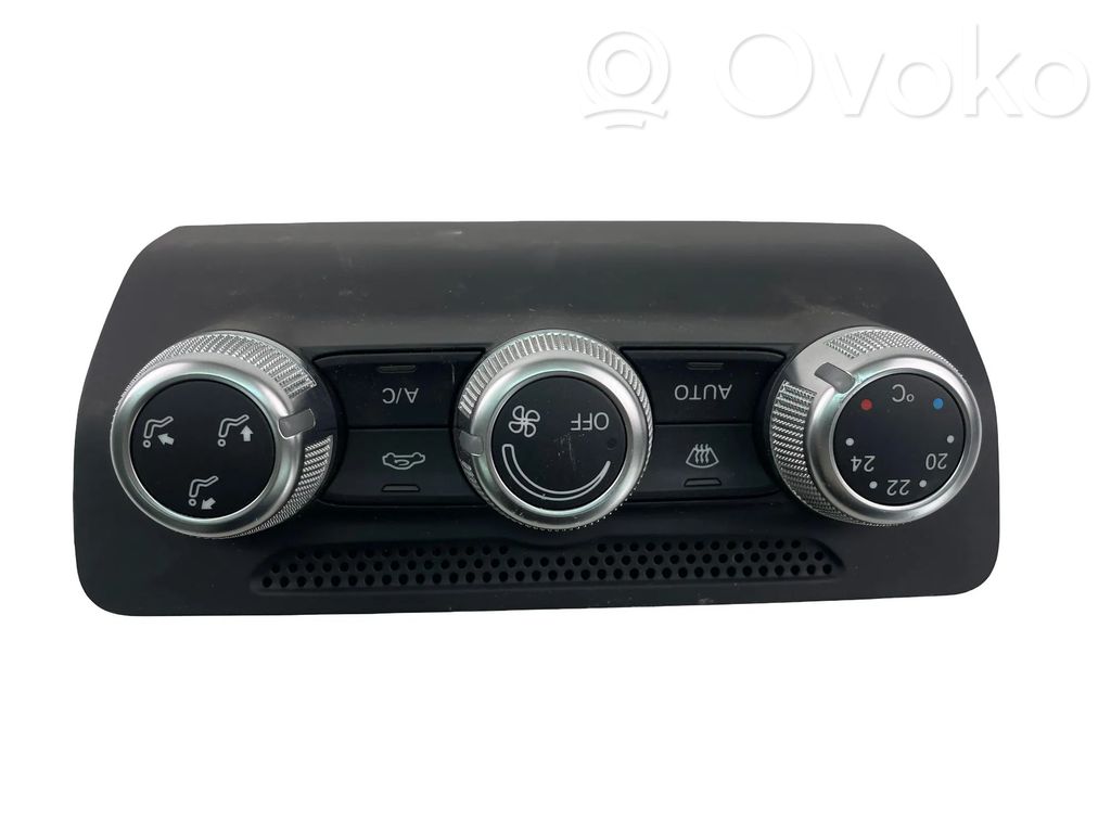 Audi A1 Interior fan control switch 
