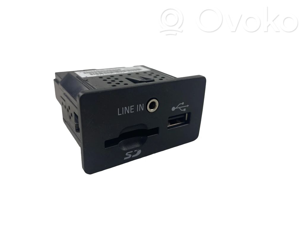 Enchufe conector entrada auxiliar   FR3T14F014AB