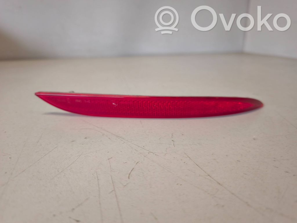 Rear tail light reflector   7183914