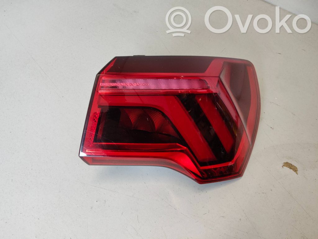 Audi Q3 F3 Aizmugurējais lukturis virsbūvē 