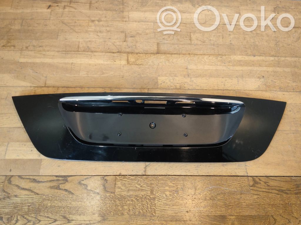 Mercedes-Benz E W211 Tailgate trim 
