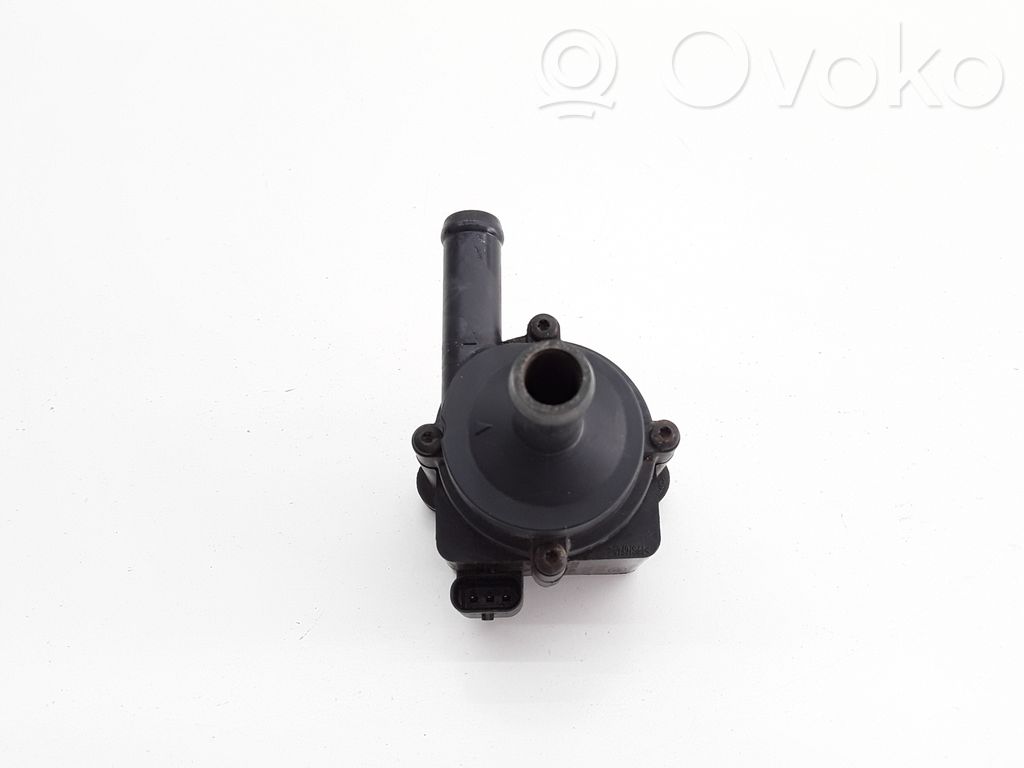 Ford C-MAX II Vesipumppu 