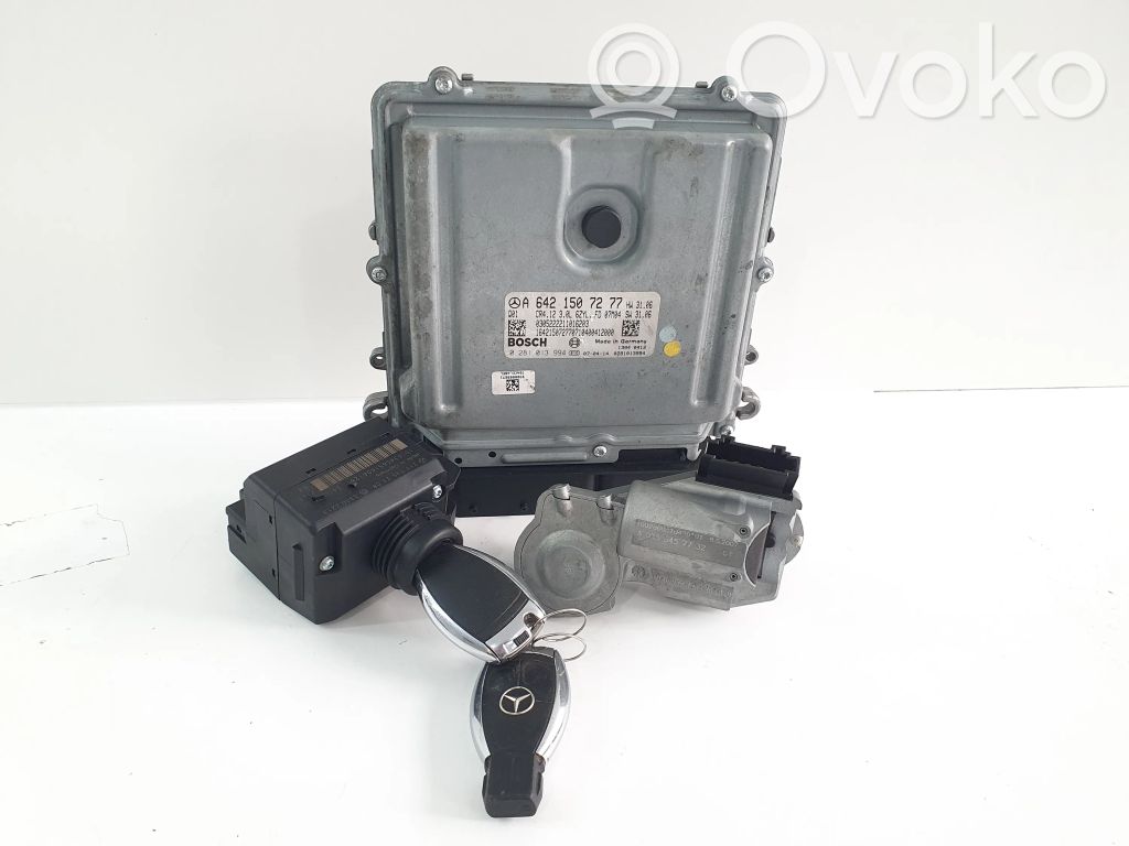 Mercedes-Benz E W211 Engine ECU kit and lock set 