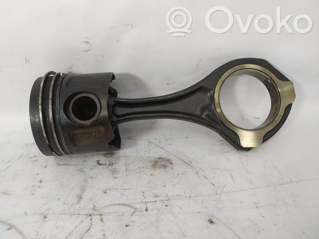 Pistón   A6420304020