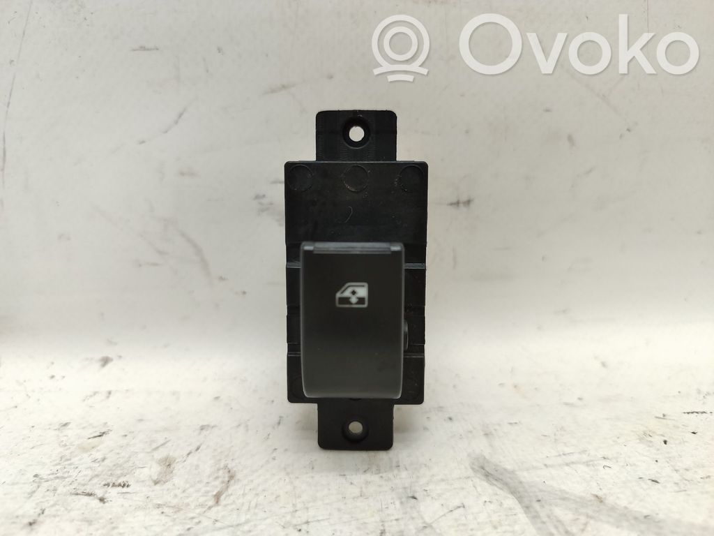 Chevrolet Captiva Electric window control switch 
